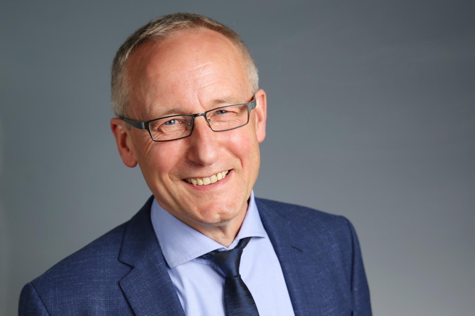 Portrait Huber neu (c) Bistum Aachen/Andreas Steindl