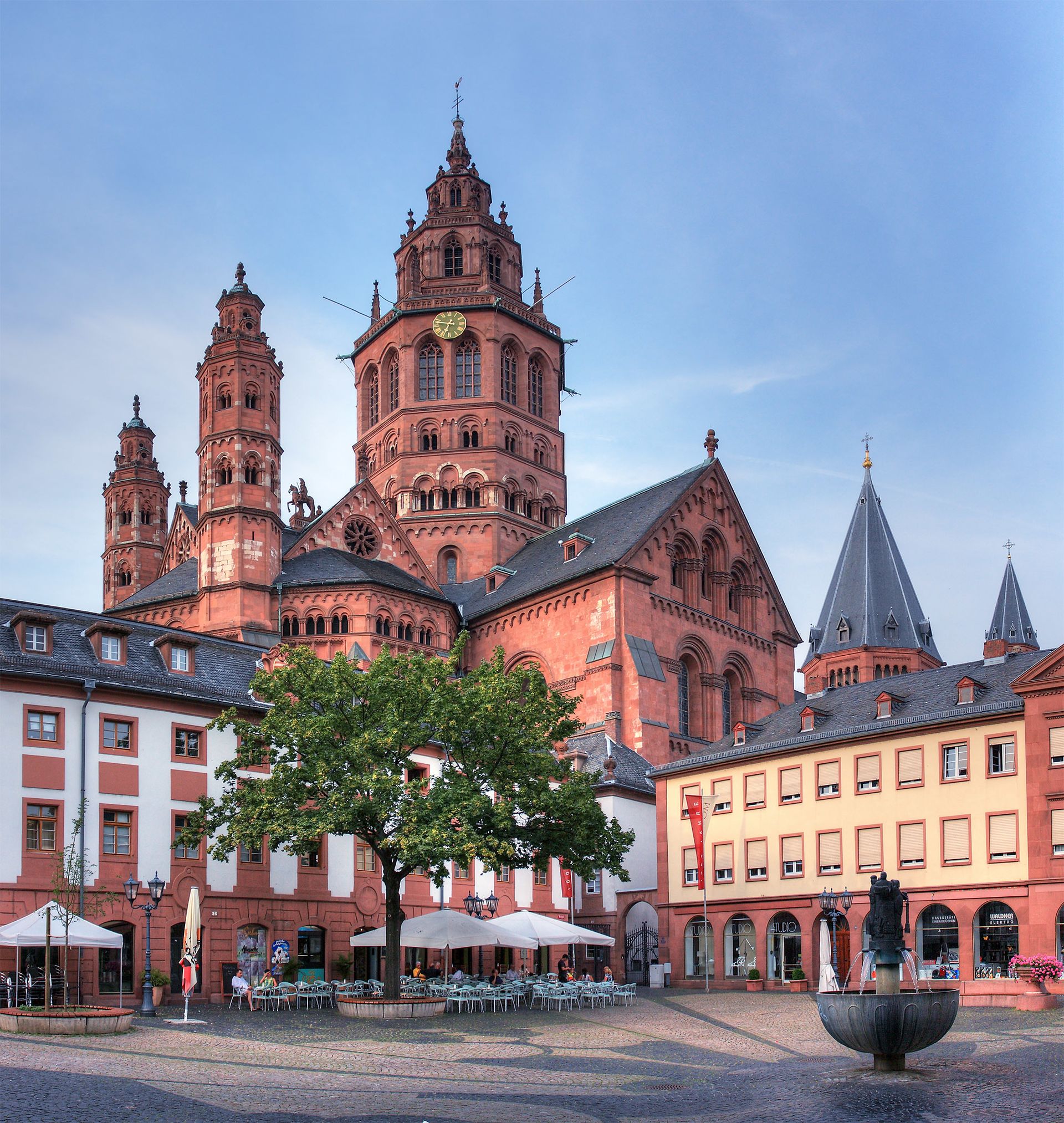 Mainzer Dom (c) Sergey Ashmarin - CC BY-SA 3.0